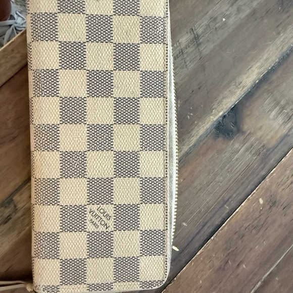 Louis Vuitton Clemence Wallet - Picture 1 of 8